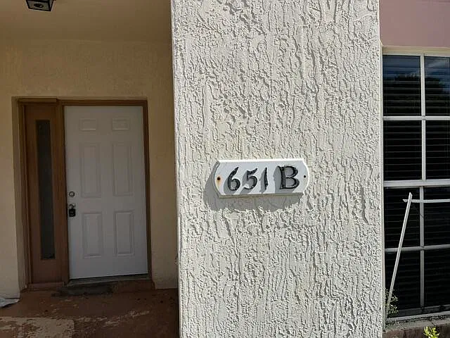 3 bed, 2.0 bath, 1576 sqft, $2,900 — Photo 2
