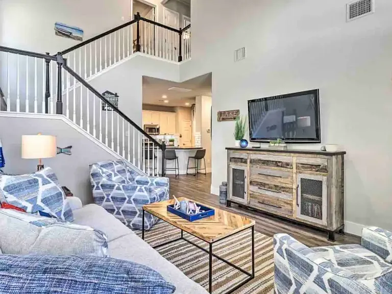 20986 Waterside Dr — Photo 3