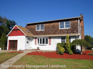 909 Warner Rd #10556464, Valley Stream, NY 11580