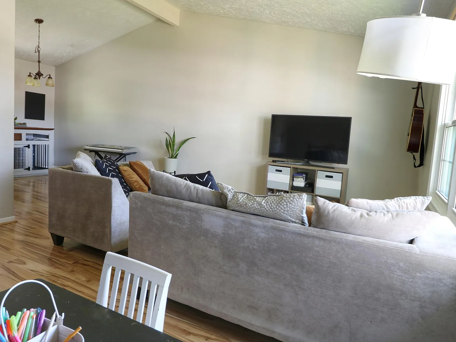 3 bed, 2.5 bath, 2105 sqft, $2,400 — Photo 2