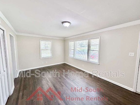 5th image of 3284 Parham St