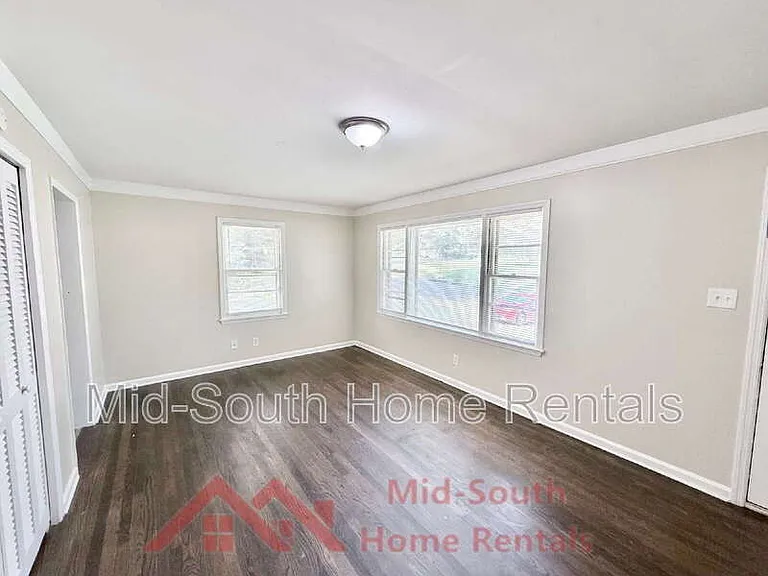 3284 Parham St — Photo 5