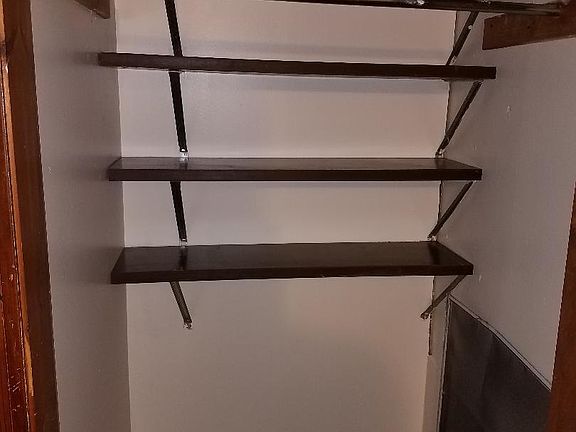 3rd image of 427 N 2nd St APT 4