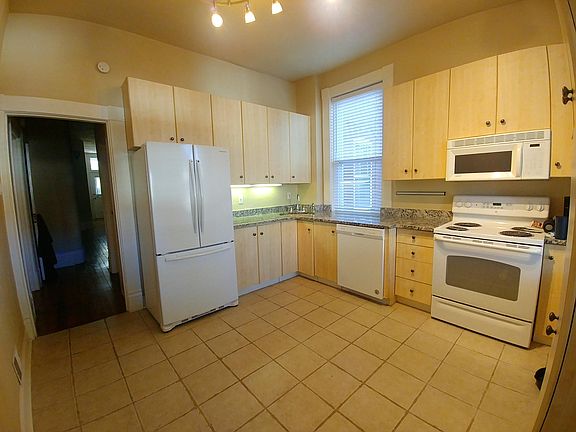 2nd image of 2705 Virginia Ave Unit 1