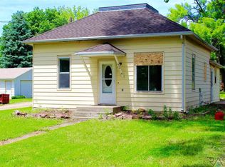 450 W Willow St, Canistota, SD 57012