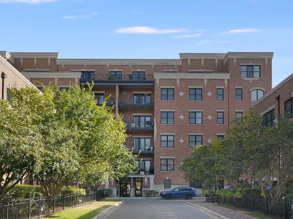 2811 N Bell Ave Unit 405, Chicago, IL 60618