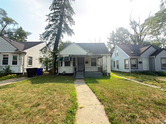 3rd image of 18550 Pierson St
