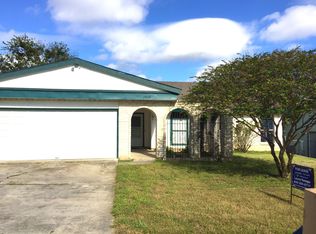 7825 Lazy Forest St, Live Oak, TX 78233