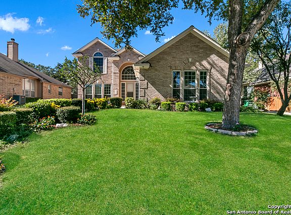 4th image of 3047 Fall Valley Dr