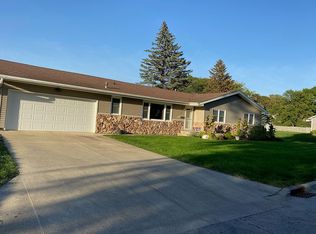 323 E 2nd St, Remsen, IA 51050