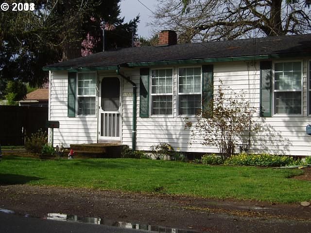 2nd image of 11015-11017 NE Fargo St