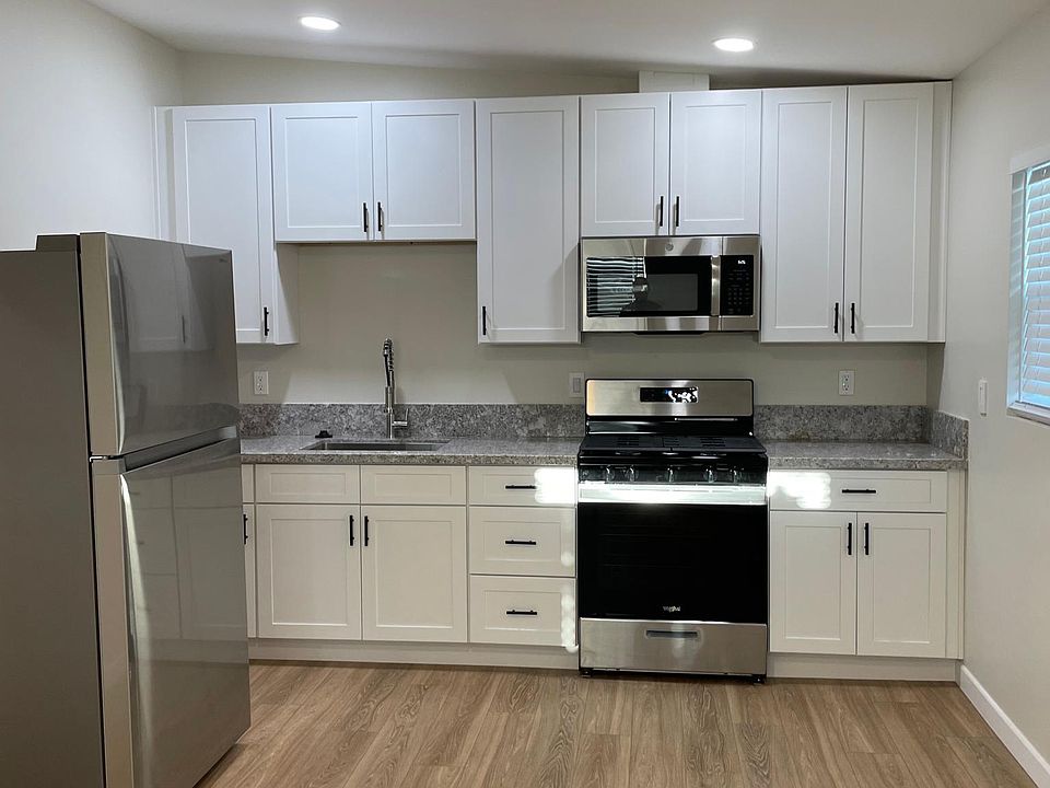 1st image of 3832 Marlborough Ave #3832