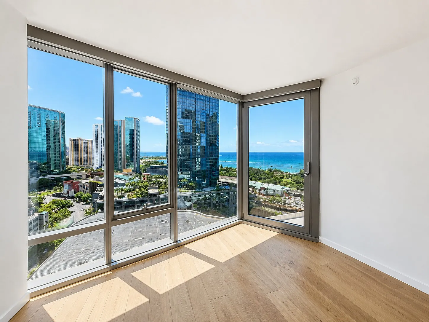 2 bed, 978 sqft, $5,100 — Photo 1
