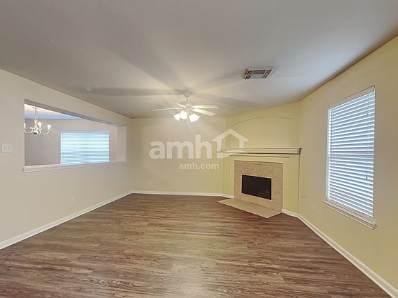 5th image of 1913 Plum Falls Ln