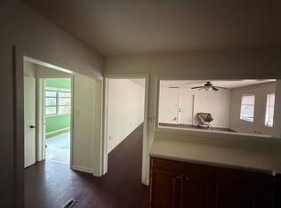 1027 NW 4th St #B, Gainesville, FL 32601