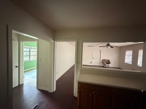 1027 NW 4th St #B, Gainesville, FL 32601