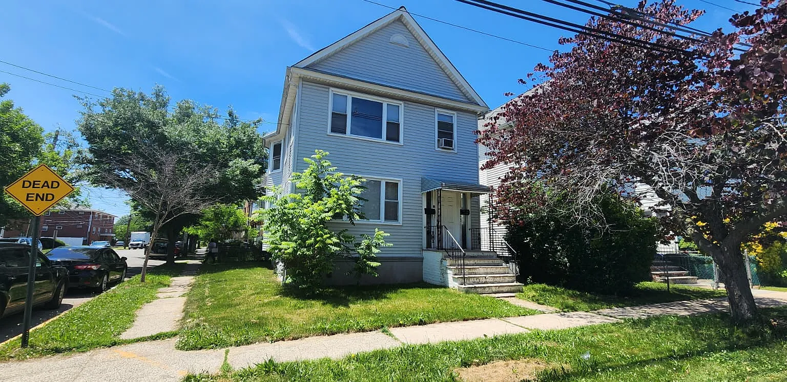 3 bed, $2,600 — Photo 2
