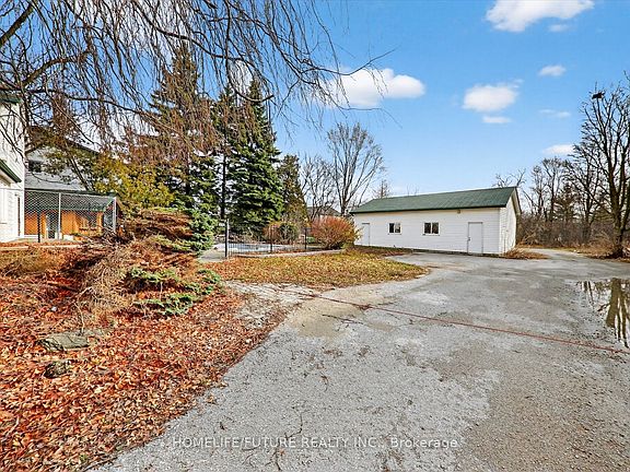 2nd image of 1485 Altona Rd