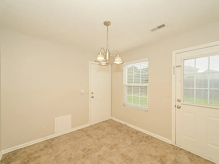 1440 Westview Dr — Photo 7