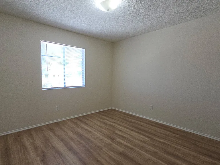 5906 Challen Ave #14 — Photo 5