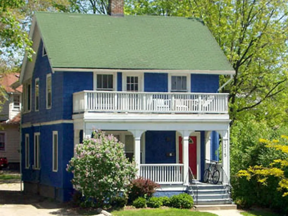 1315 Washtenaw Ct