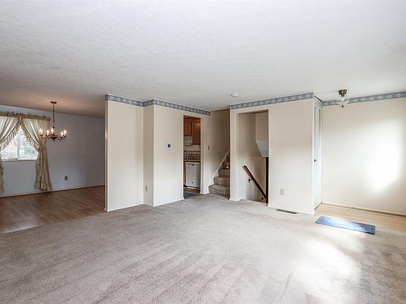 3rd image of 4076 Circlewood Dr