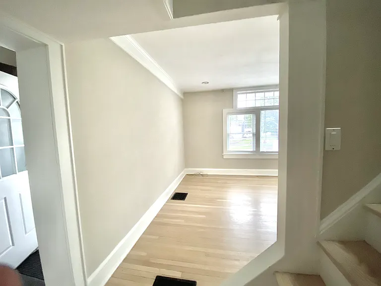 24 Alden Ave — Photo 14
