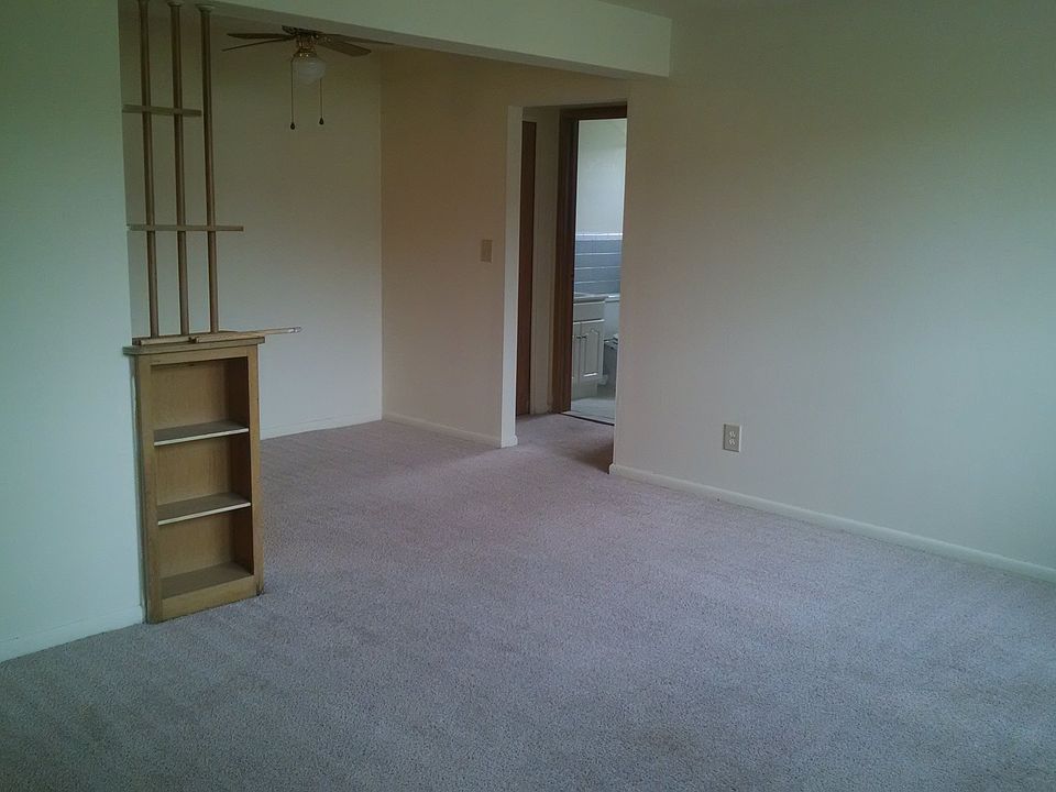 1st image of 1010 Island Drive Ct APT 103