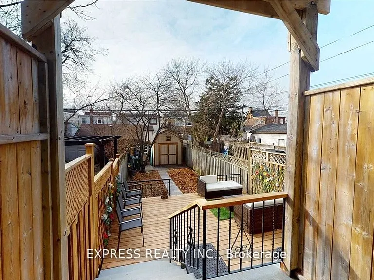 146 Blackthorn Ave #LOWER — Photo 13