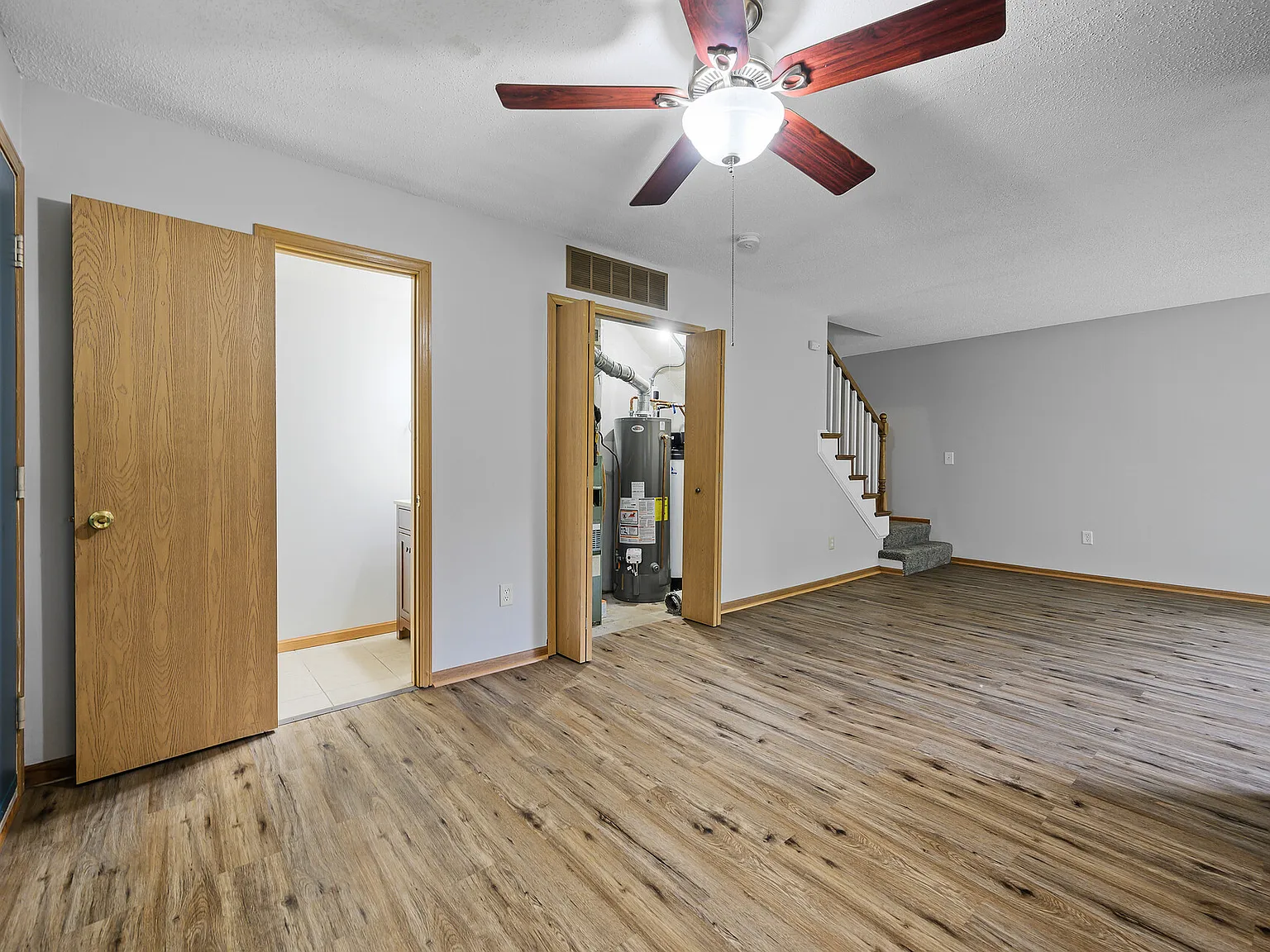 2 bed, 1.5 bath, 1100 sqft, $1,900 — Photo 4