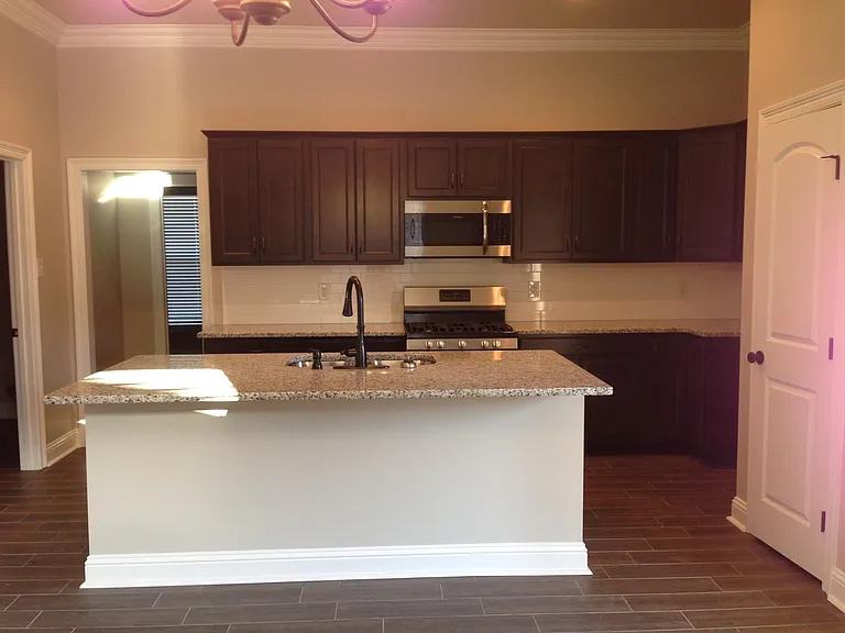 613 Acacia Dr — Photo 8