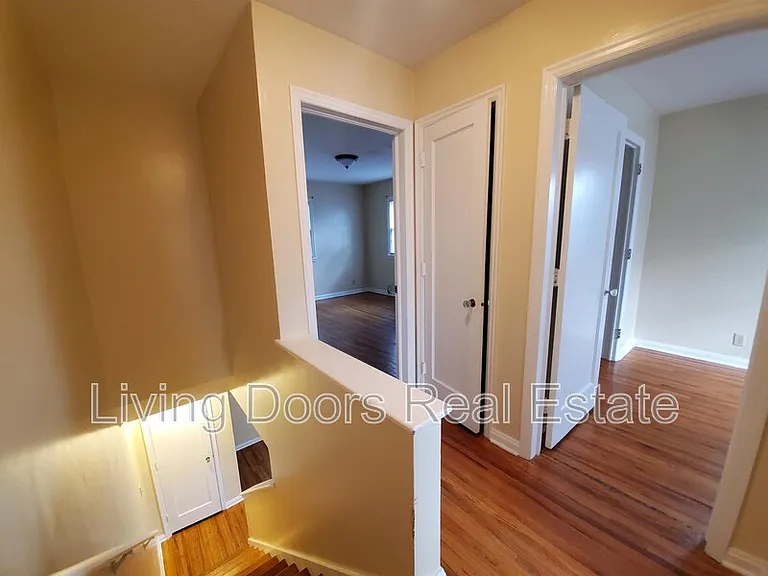 314 S 47th St — Photo 4