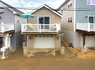 14 Gravelly Point Rd, Highlands, NJ 07732