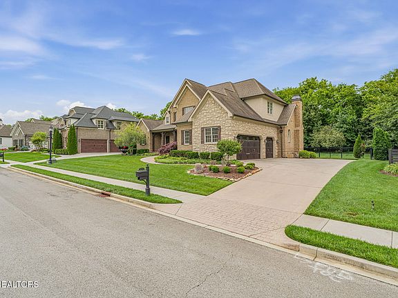 5th image of 12427 Waterslea Ln