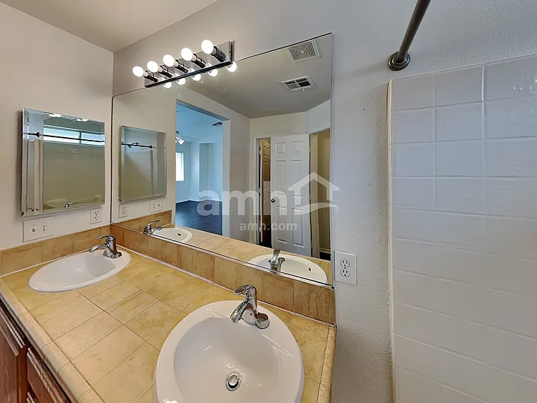 6473 Karlsen Ct — Photo 11