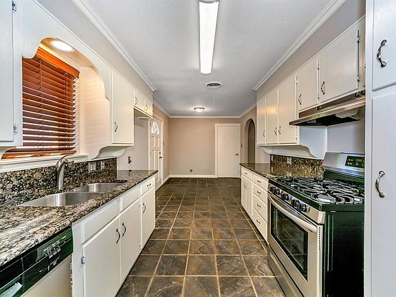 4th image of 1609 W Tucker Blvd