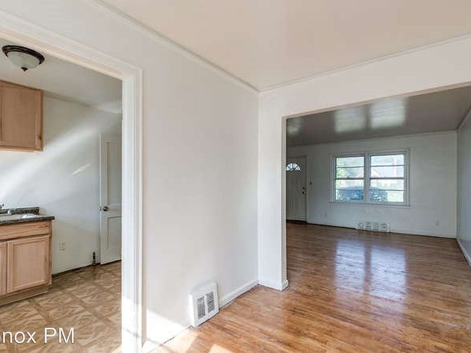 1st image of 1834 E Outer Dr