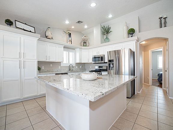 3rd image of 11586 E 26th Ln