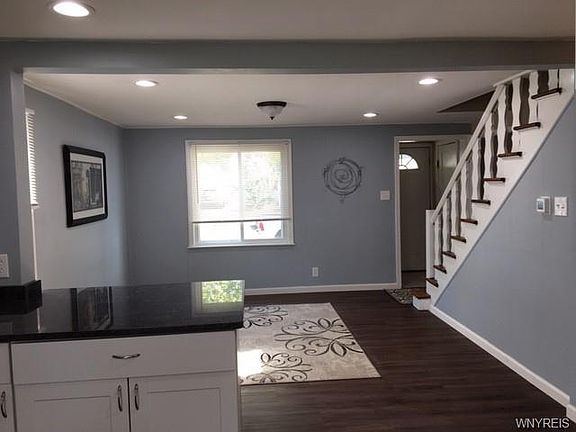 2nd image of 3643 Chapin Ave