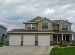 3434 Shadow Wood Ln, West Fargo, ND 58078