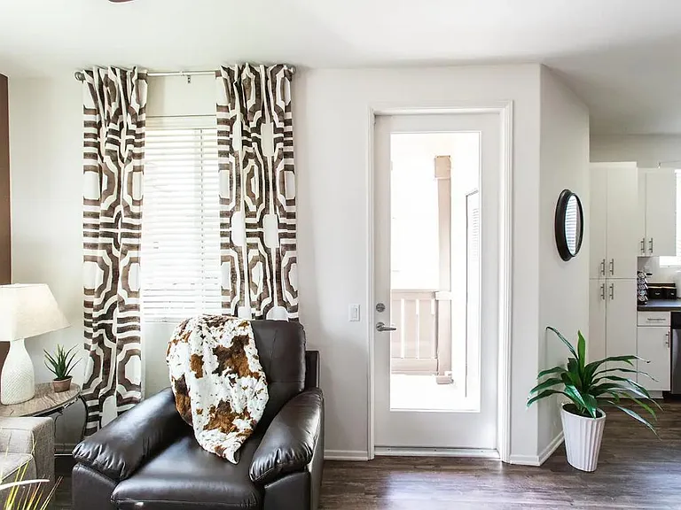 Paloma Apartment Homes — Photo 17
