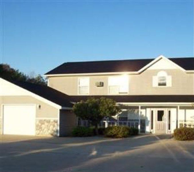 1st image of 605 Trinity Dr Unit 3