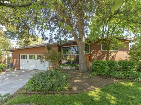 12429 NE Siskiyou St, Portland, OR 97230