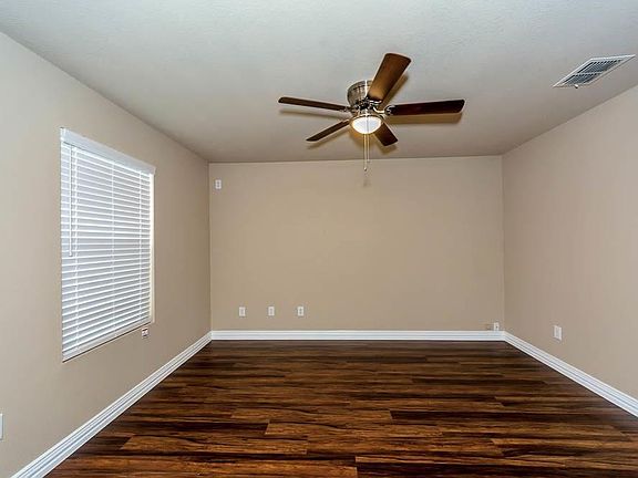 3rd image of 1419 Starpoint Ln
