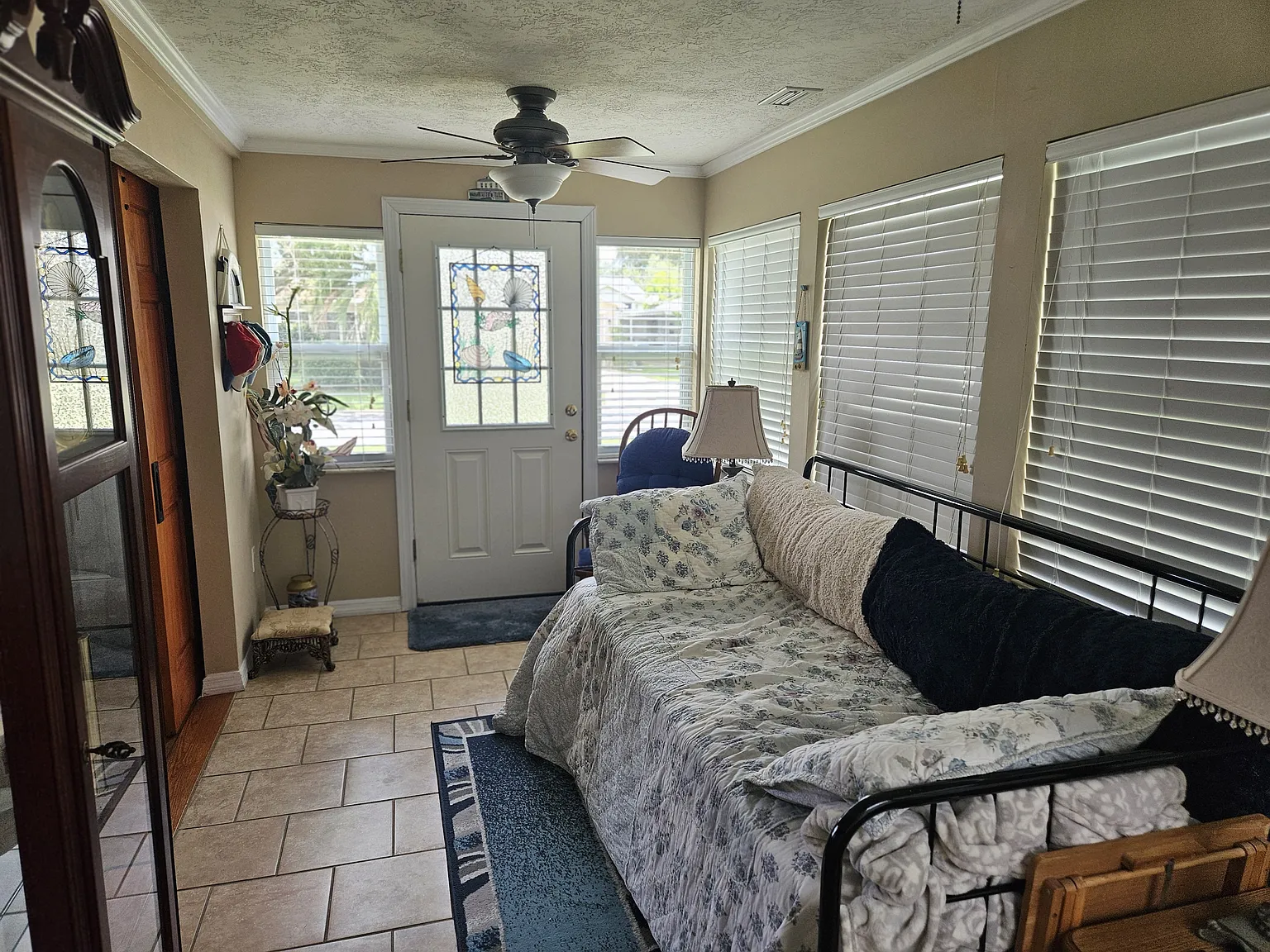 1226 Zapata Pl — Photo 3