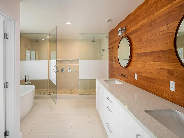 Primary Bath/Spa