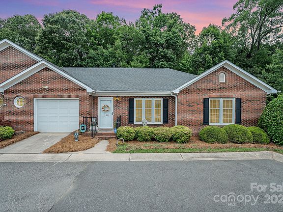 2nd image of 560 Royalty Ct