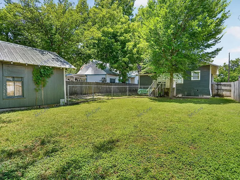 303 S Elm St — Photo 20