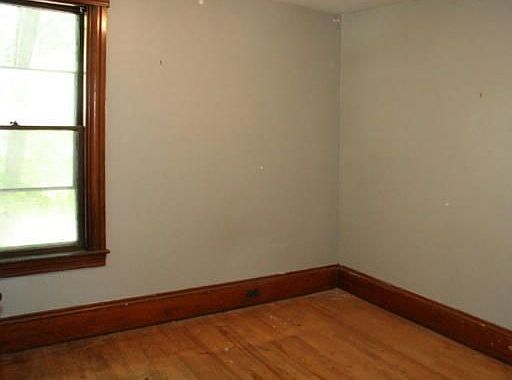 2nd image of 48 Holt St