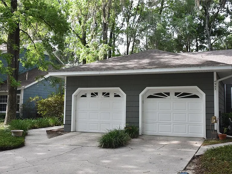 4941 SW 10th Ln — Photo 4